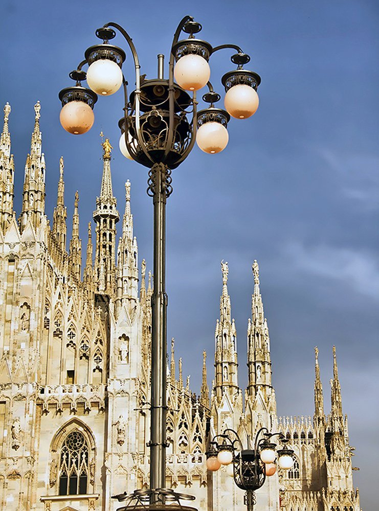 Фотообои Фонарь у Миланского собора 200х270 см из коллекции Divino Decor